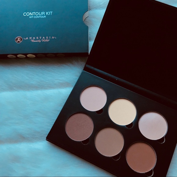Anastasia Beverly Hills Other - Anastasia Beverly Hills contour kit